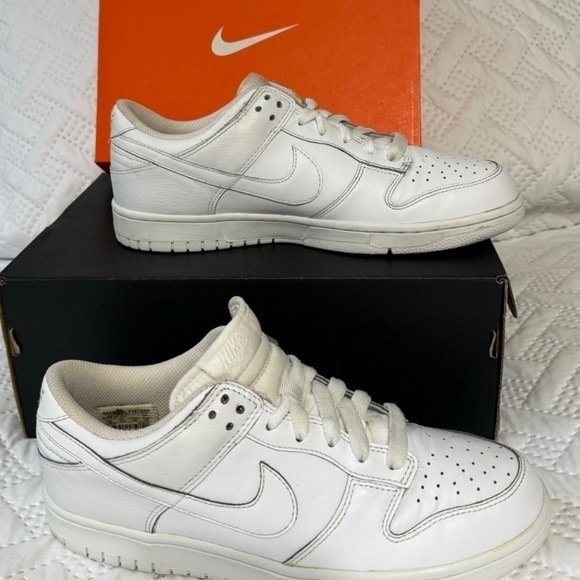 Nike Dunks Triple White 2007 ‘07 Woman Lady Size 10 Sneakers Running Shoes - Picture 3 of 9